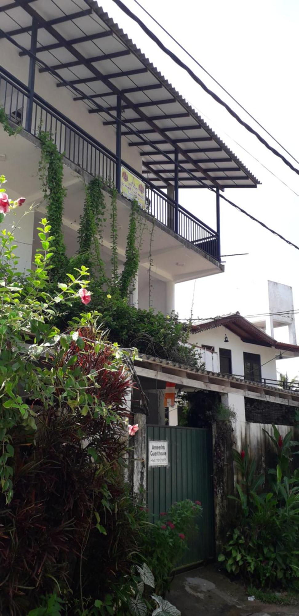 Ameesha Guesthouse Unawatuna Exterior photo