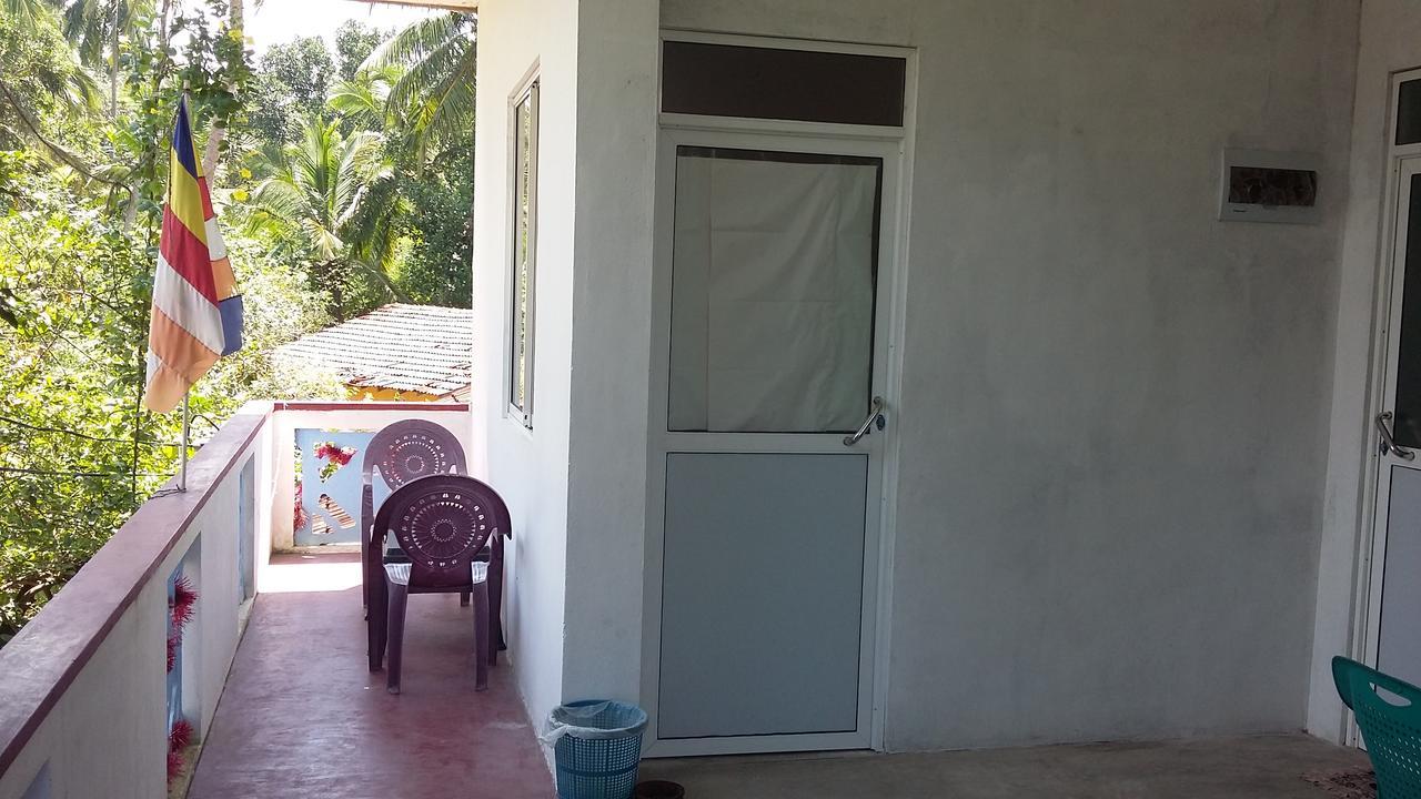 Ameesha Guesthouse Unawatuna Exterior photo