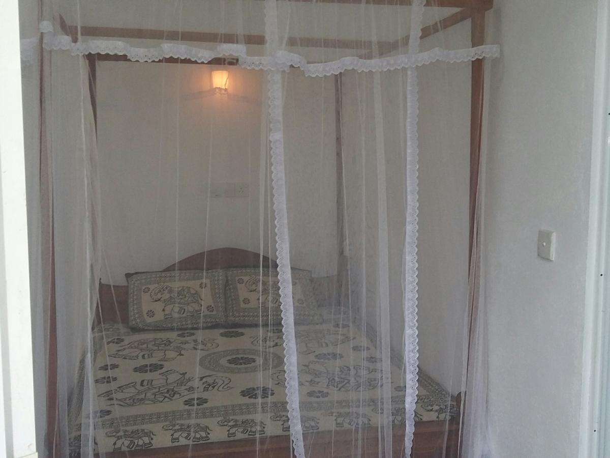 Ameesha Guesthouse Unawatuna Exterior photo